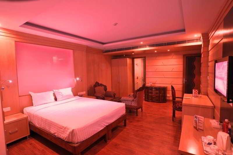 Hotel Emarald, Нью-Дели Номер фото